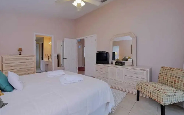 Palm Villa - Four Bedroom Home