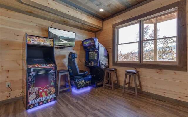 Great Smoky Lodge - Seven Bedroom Cabin