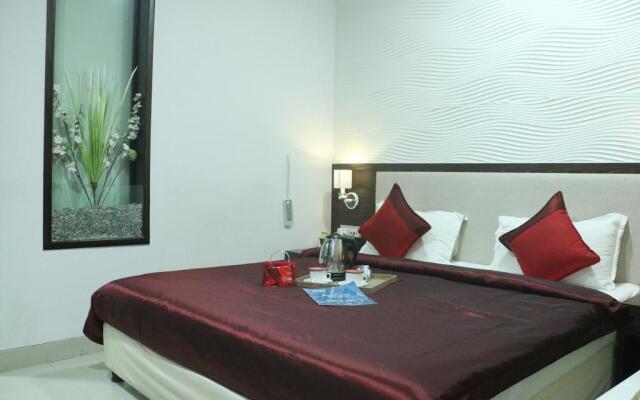 OYO Rooms Pandri Main Road