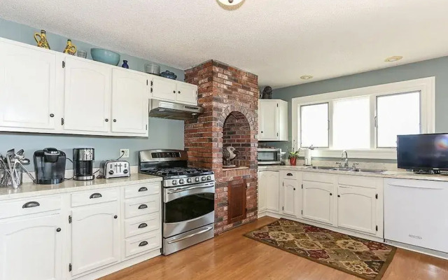 803 Commercial St Home