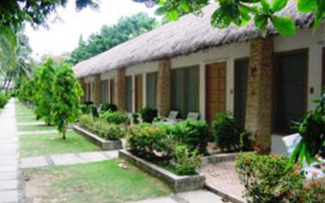Tambuli Beach Club East