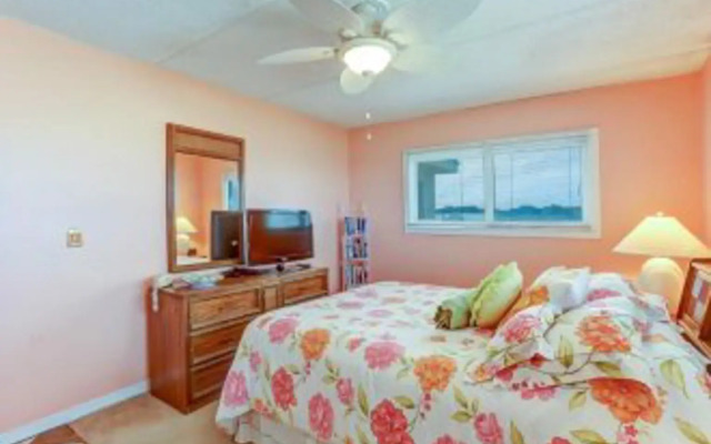 Affordable Condo with Amazing Ocean View by RedAwning