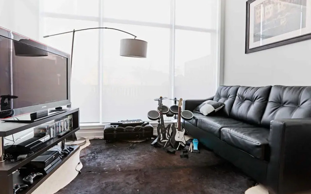 2 Storey Downtown Townhouse