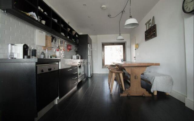 Sasson & Co Luxury 2Bed 2Bath APT by Hilton Beach