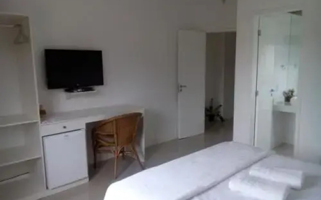 Casarão Da Ferradura B&B