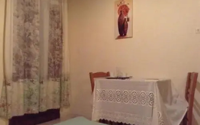 Menelaos Apartments