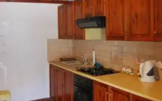 Xenis House