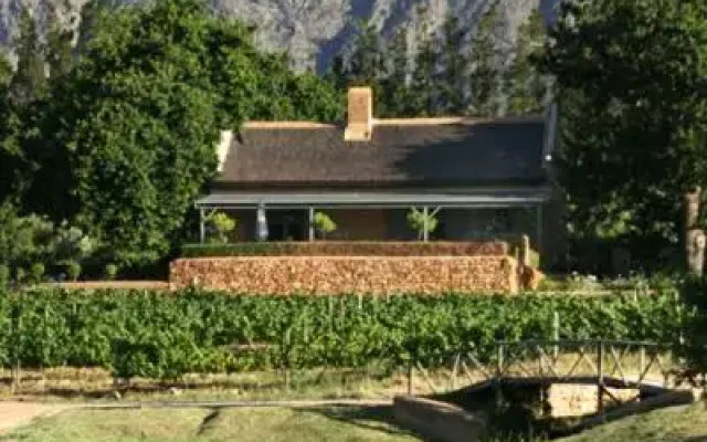 Burgundy Bourgogne Manor House and Cottages