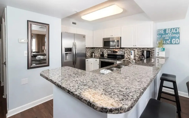 Pelican Isle 510 by RedAwning