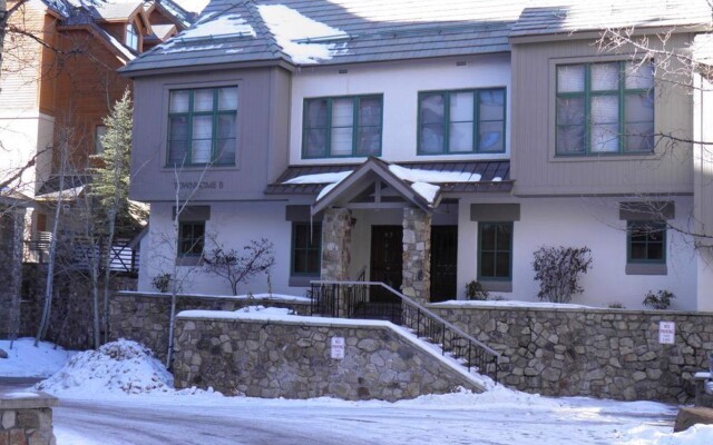 Ski-in Ski-out Townhome in Beaver Creek by RedAwning