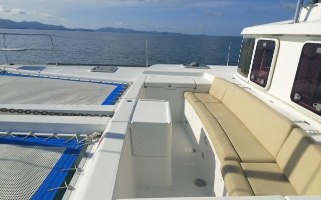 Discover Catamaran Phuket - LAGOON440