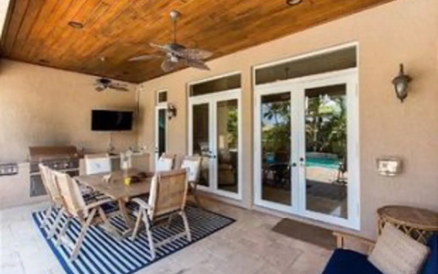 Salty Bungalow Marietta
