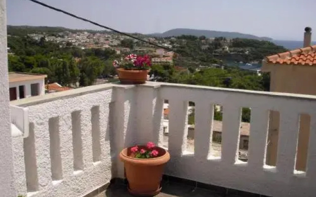 Ikos Studios And Apartments