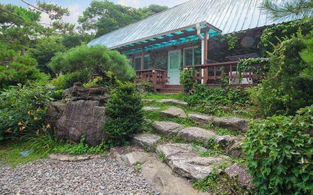 Yangpyeong Ssol House Pension