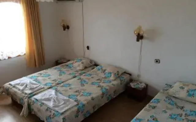 Guest House Plada View