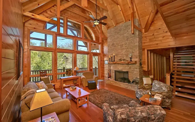 Birds Creek Mansion 650 - Six Bedroom Cabin