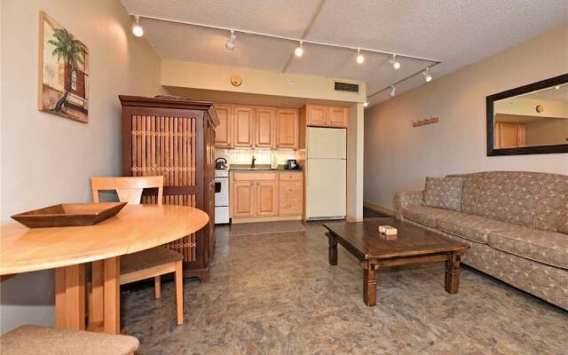 Royal Kahana 617 by RedAwning