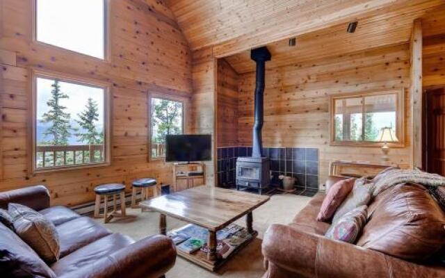 Chalet de Neige Boreas Pass by Pinnacle Lodging