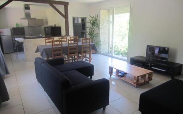 Maison Au Milieu De La Foret