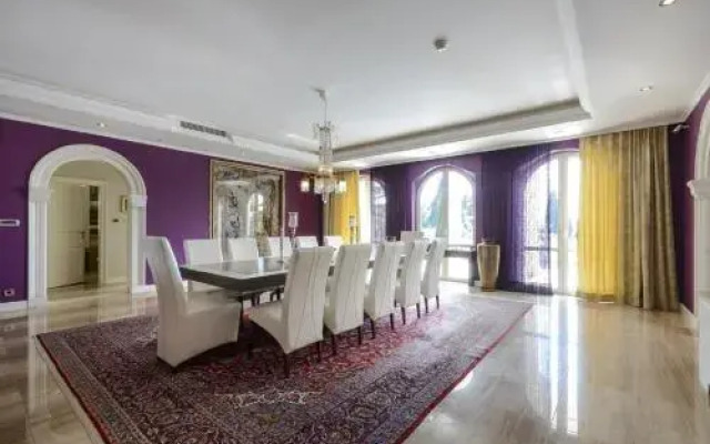 Villa Aurora