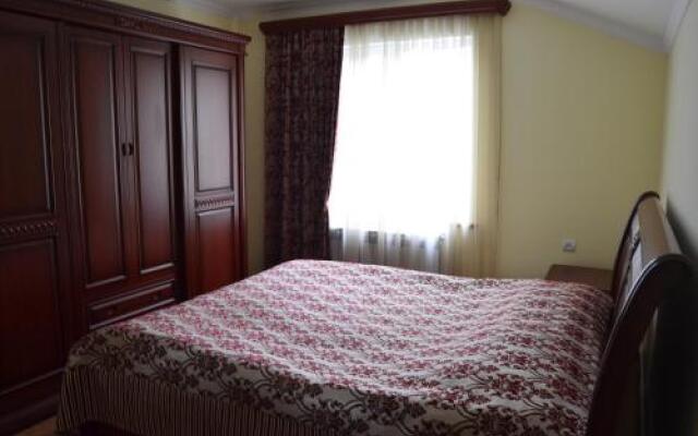 Green Dilijan B&B