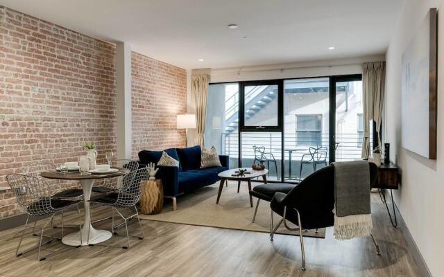 NYC Style Apt w/ Terrace + Stunning Rooftop Views