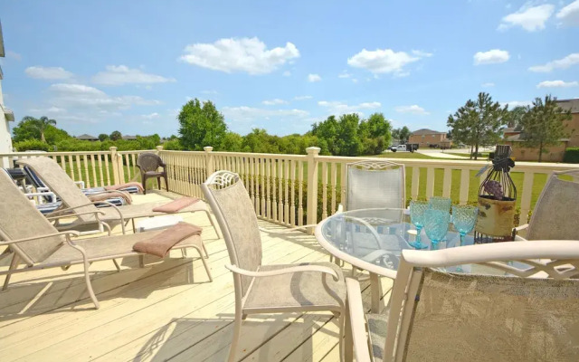 Janet's West Haven 4 Bedroom Home by Redawning