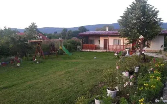 House Deni