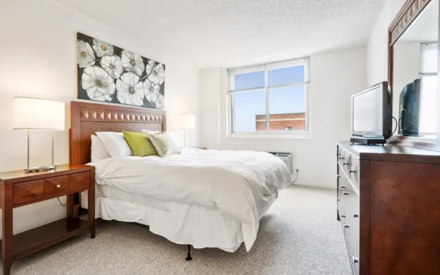 Churchill Living 1500 Locust