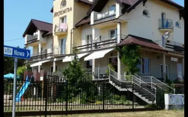 Dom gościnny ARTEMIDA - Pokoje do wynajęcia, wczasy nad morzem Karwia Ostrowo.