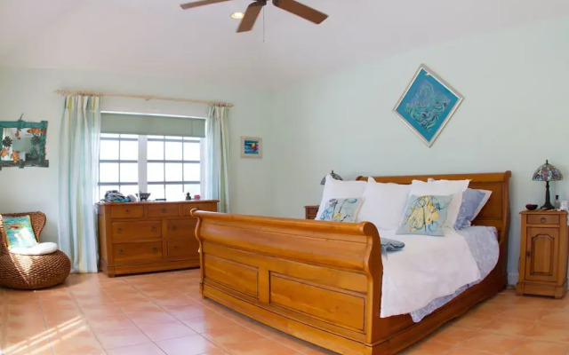 Rumrunners Villa by Living Easy Abaco