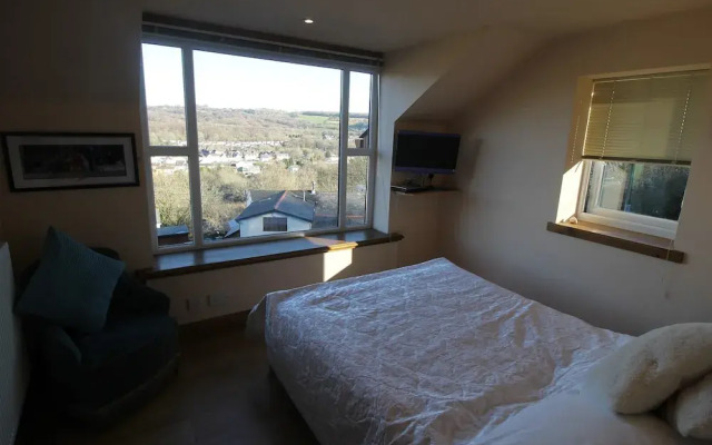 The Philog Home By Cardiff Holiday Homes
