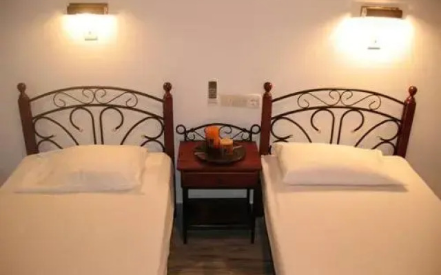Manthos Place