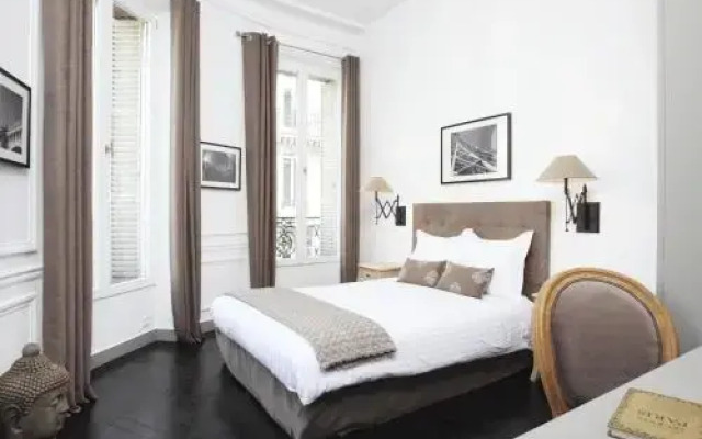 Luxury 3 Bedrooms Le Louvre I by Livinparis