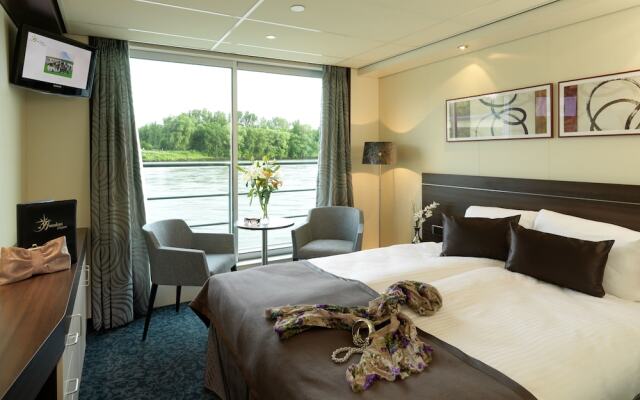 Crossgates Hotelship 4 Star Frankfurt