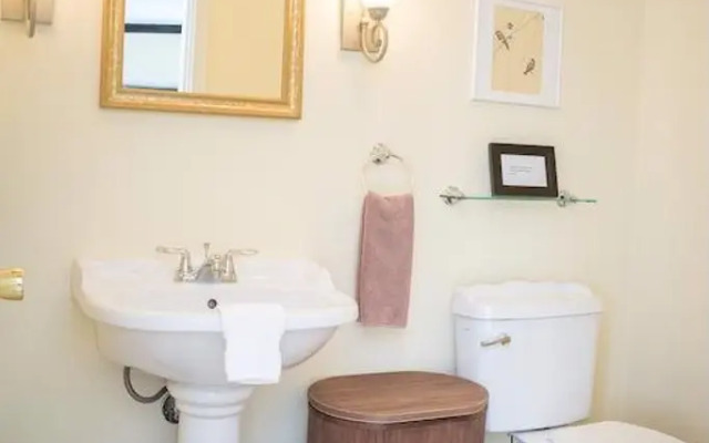 Whitley House Bed & Breakfast