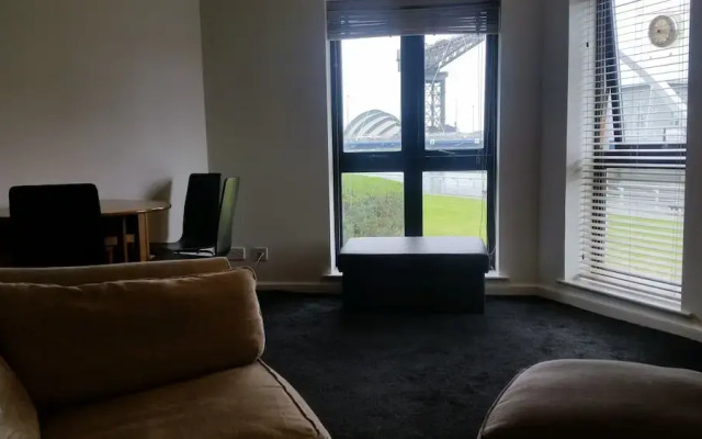 Pacific Quay Apartment