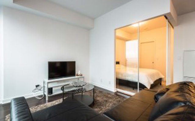 JP Stays - Cozy Lakeview Condo Downtown Core offered by Short Term Sta