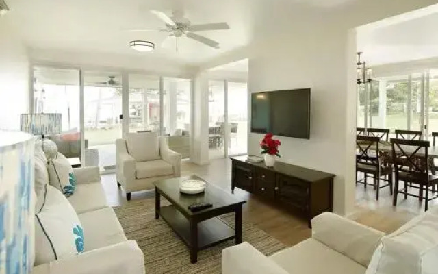 Coral Cay Villas