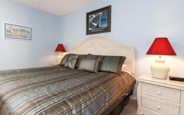 Islander 306 by RedAwning