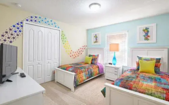 Five Bedrooms TownHome with Pool 4849