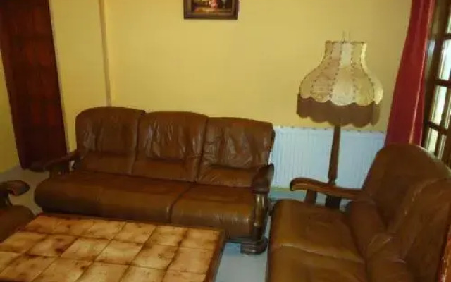 Holiday Apartmanház