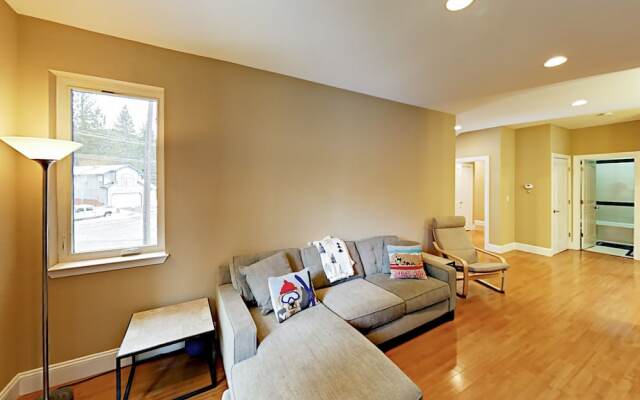 1207 Tomahawk Ln - 4 Br Home