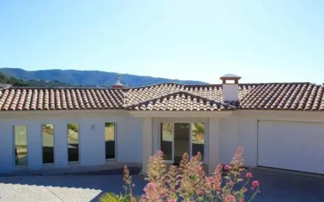 Villa De Oro