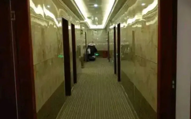 OYO Qiaojia Business Hotel