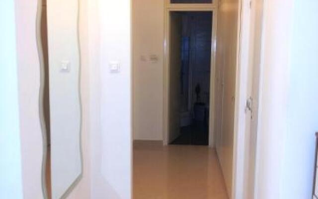 Bay Bridge Centre Apartments 2