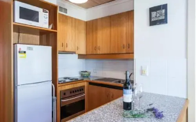 Cora Lynn - Apartment 18