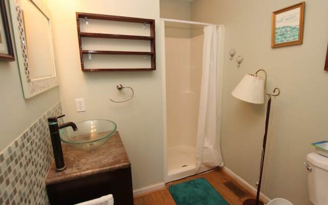 WindOver - 5 Br home by RedAwning