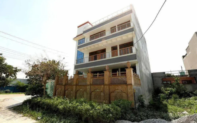OYO Rooms Noida Sector 52 Block A