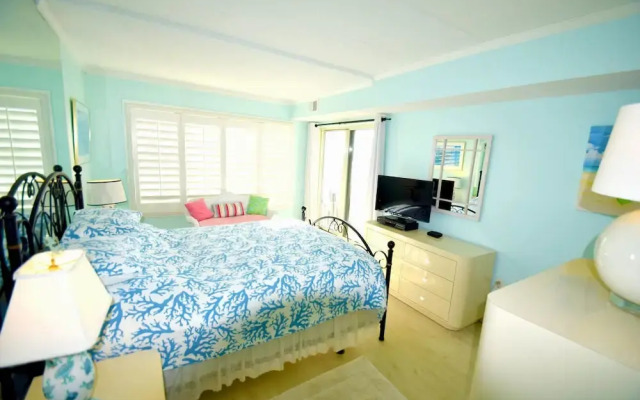 Ocean Hideaway 111 by RedAwning